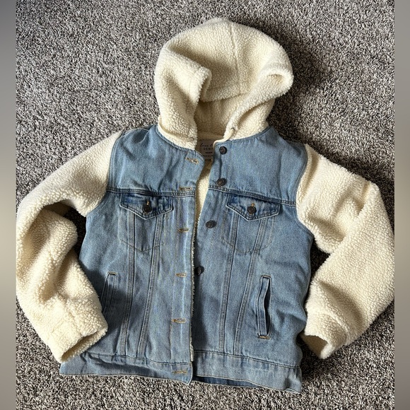 Love Tree Blue Denim Jacket with Cream Sherpa Sleeves & Hood - Picture 1 of 3